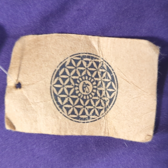 Woman's tshirt - Picture 2 of 3